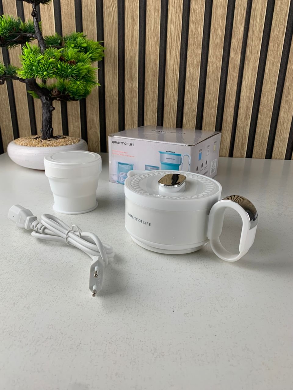 Bouilloire Électrique Pliable en Silicone Alimentaire avec Gobelet Pliable – غلاية مياه قابلة للطي ومحمولة - الصورة 3