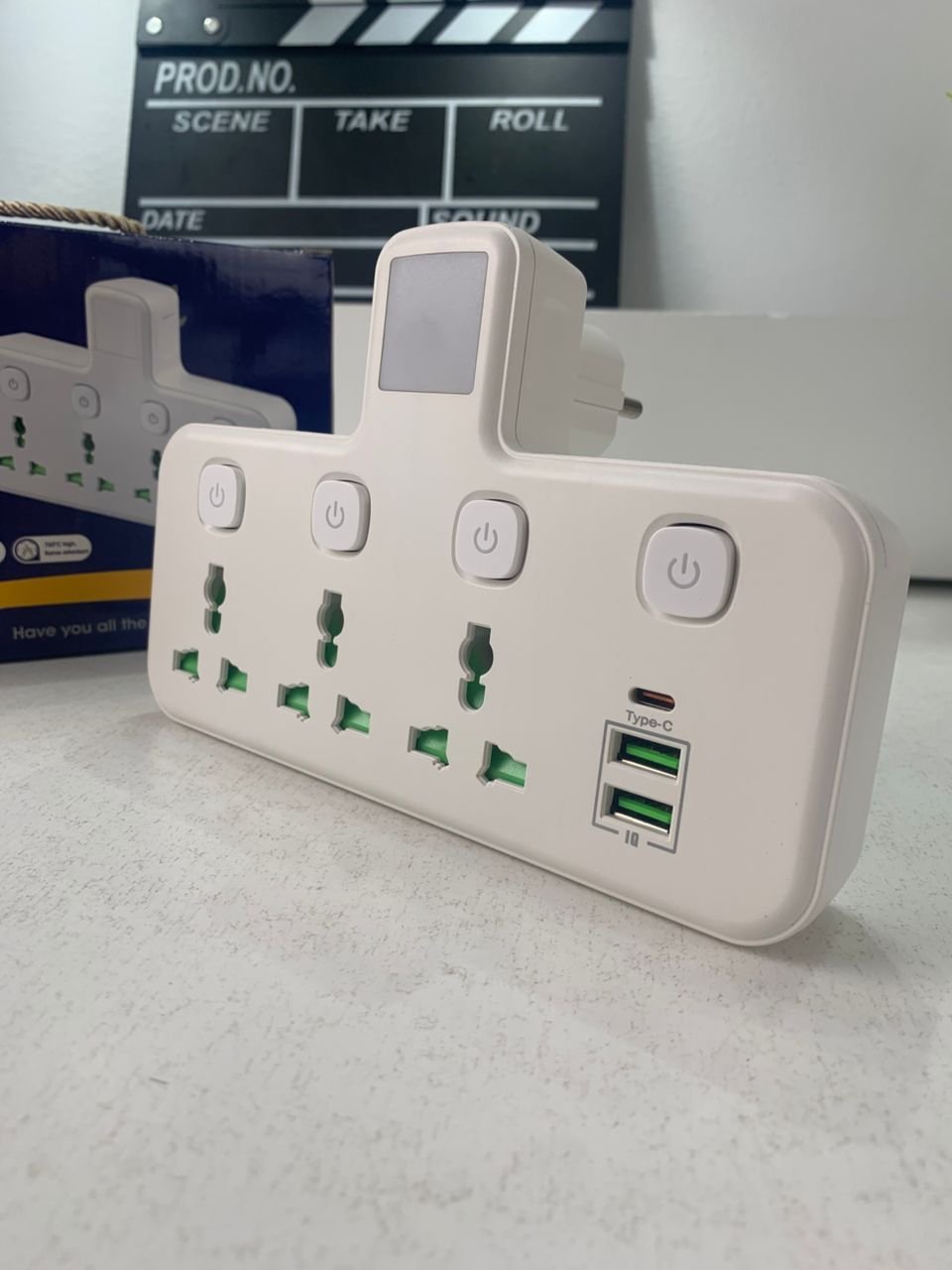 Multiprise Murale LED avec 2 ports USB-A et 1 port USB-C (charge rapide) – مقبس طاقة مقبس طاقة مع منافذ شحن - الصورة 3
