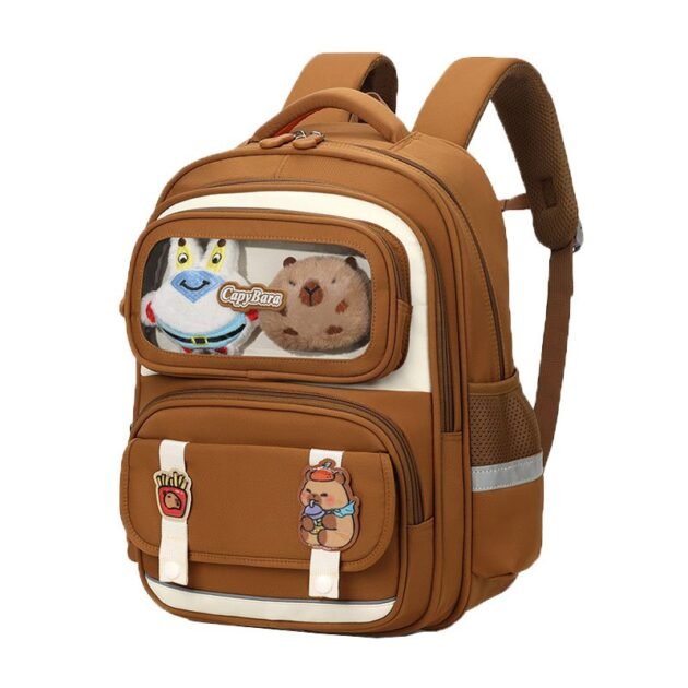 حقيبة ظهر مرحة مزودة بأقسام ولعبة قطيفة بني