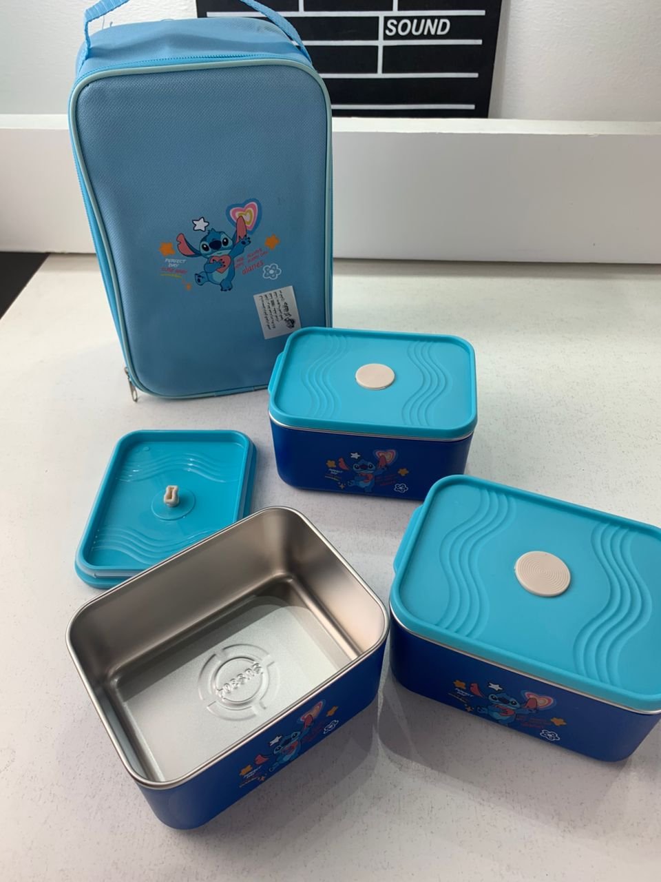 Lunch Box avec Sac Isotherme Design Cartoon 3 Compartiments Alimentaires – حافظة أطعام للأطفال 3 طبقات - الصورة 3