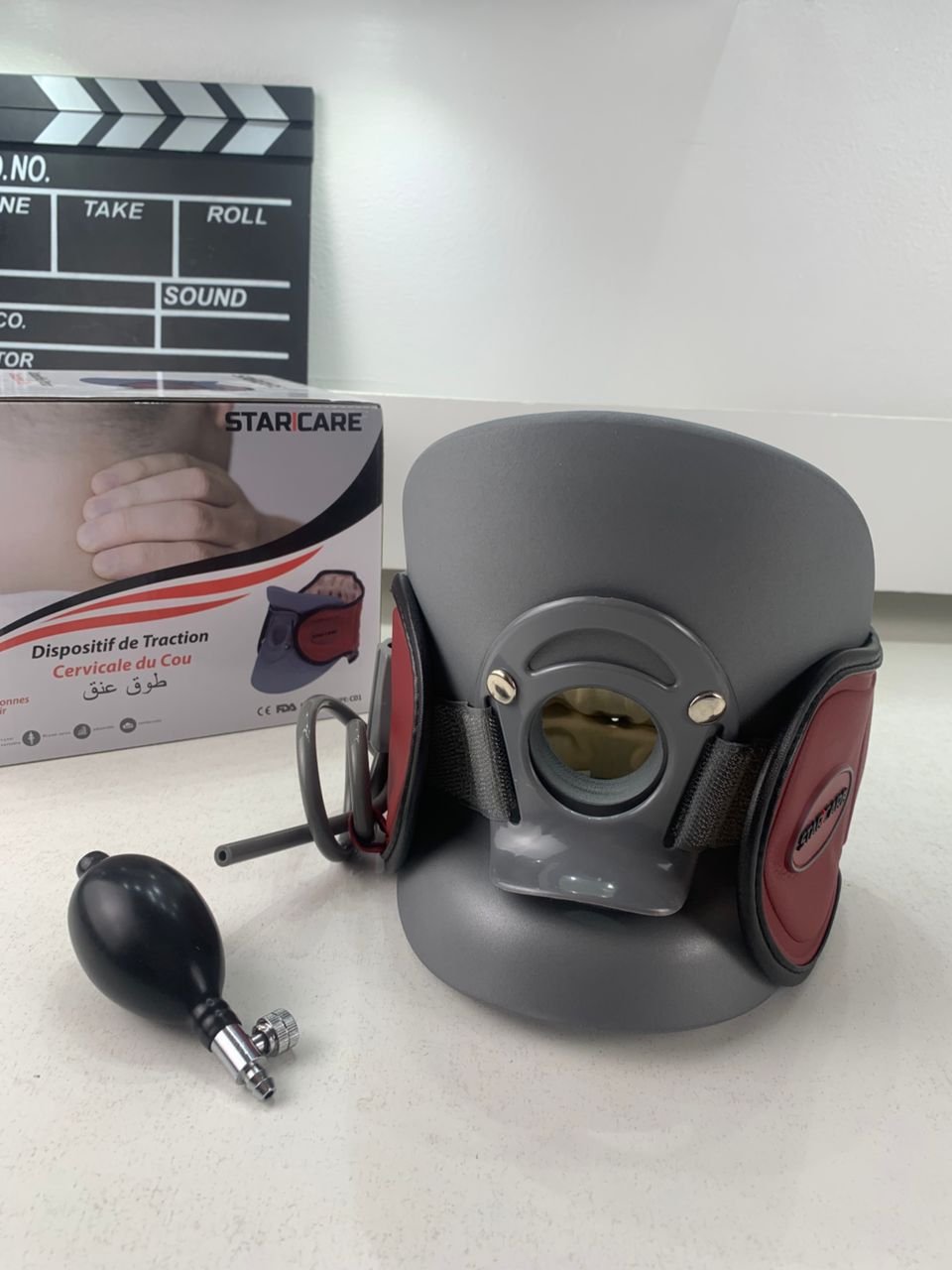 STARICARE Civière de cou gonflable et rétracteur de traction cervicale avec pompe – أداة تصحيح وضعية العنق - الصورة 2