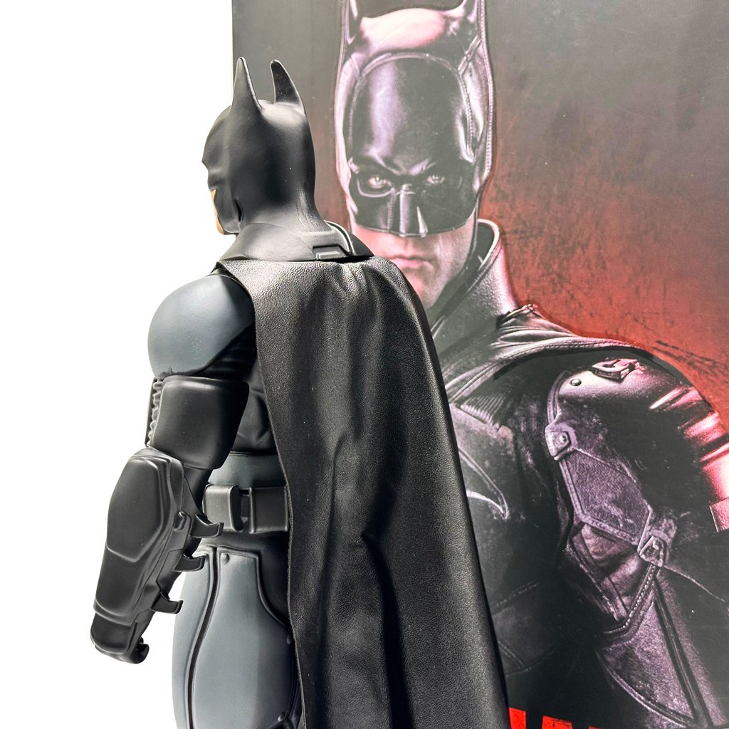 مجسم باتمان العملاق المصنوع من مادة بطول 30 سم - الصورة 2