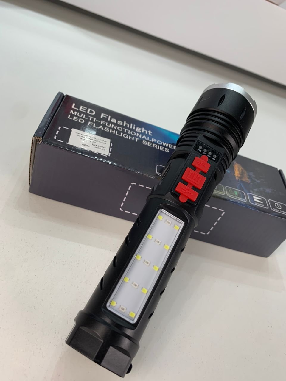 Lampe de Poche Téléscopique 50 LED – مصباح يدوي - الصورة 2