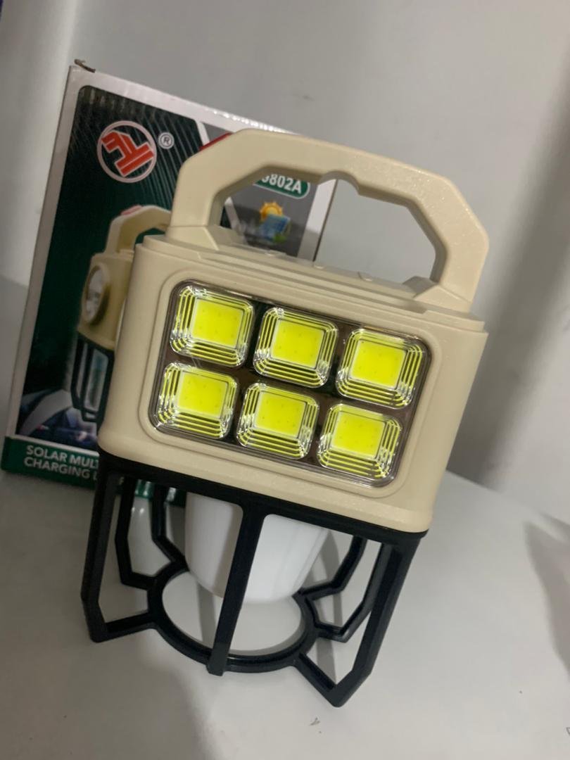 ⁦Lampe de camping à énergie solaire à 3 modes – مصباح يدوي للتخييم ب 3 أوضاع يعمل بالطاقة الشمسية⁩ - الصورة ⁦4⁩