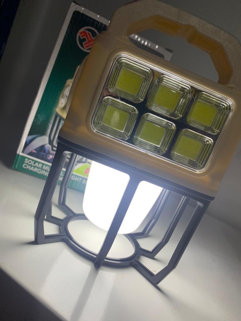 ⁦Lampe de camping à énergie solaire à 3 modes – مصباح يدوي للتخييم ب 3 أوضاع يعمل بالطاقة الشمسية⁩ - الصورة ⁦6⁩