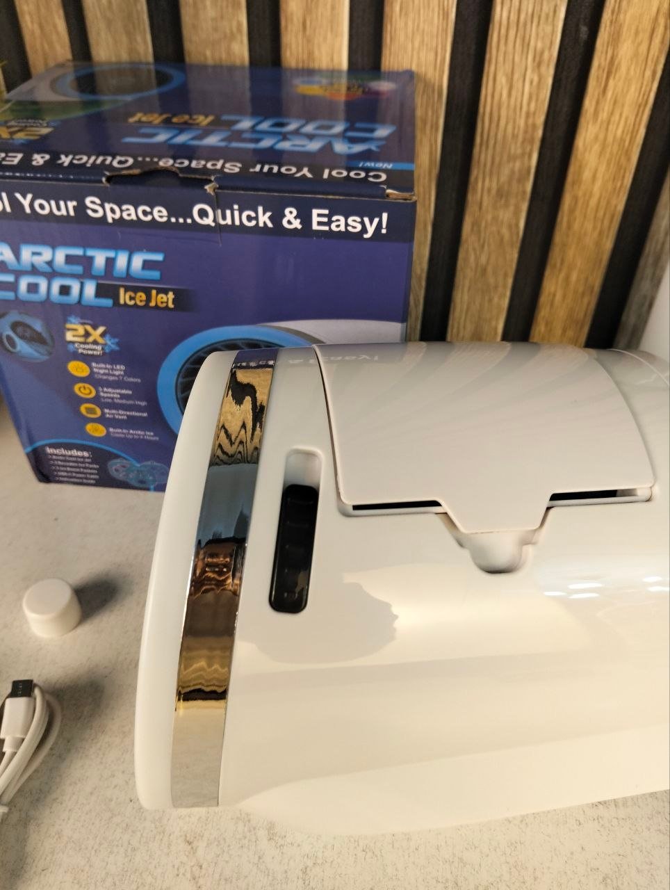 ⁦Mini Climatiseur Portable à Glace Technologie Jet Fan, 3 Vitesses et Éclairage LED - مبرد الهواء والثلج المدمج بـ 3 سرعات وإضاءة ملونة⁩ - الصورة ⁦2⁩