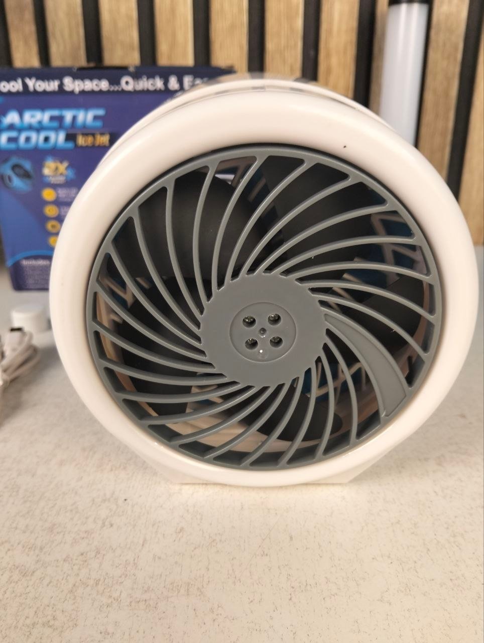 ⁦Mini Climatiseur Portable à Glace Technologie Jet Fan, 3 Vitesses et Éclairage LED - مبرد الهواء والثلج المدمج بـ 3 سرعات وإضاءة ملونة⁩ - الصورة ⁦3⁩