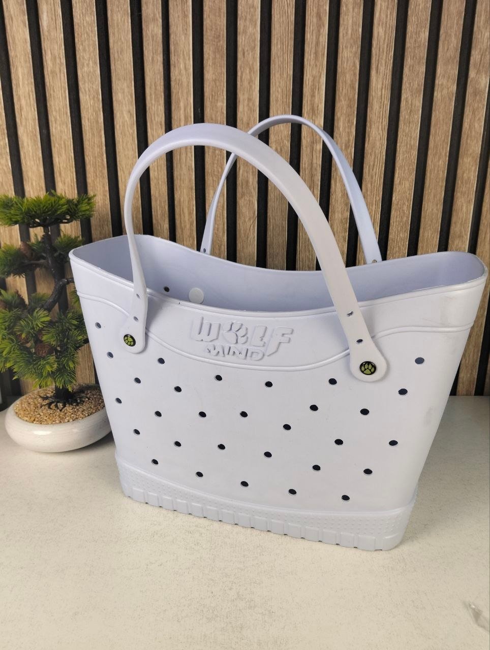 Sac de Plage Eva et Silicone Garni de Trous Grand Cabas Imperméable Tendance pour Été - حقيبة الشاطئ السيليكونية العصرية المقاومة للماء - الصورة 2