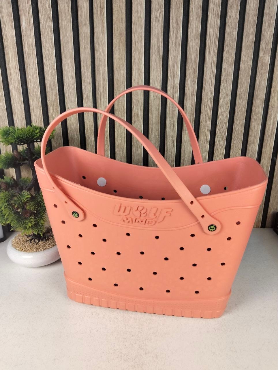 Sac de Plage Eva et Silicone Garni de Trous Grand Cabas Imperméable Tendance pour Été - حقيبة الشاطئ السيليكونية العصرية المقاومة للماء - الصورة 3