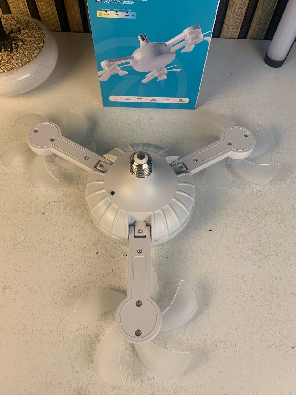 ⁦Ventilateur de Plafond LED Style Drone avec Télécommande - مصباح ومروحة السقف الذكية بتصميم درون⁩ - الصورة ⁦3⁩
