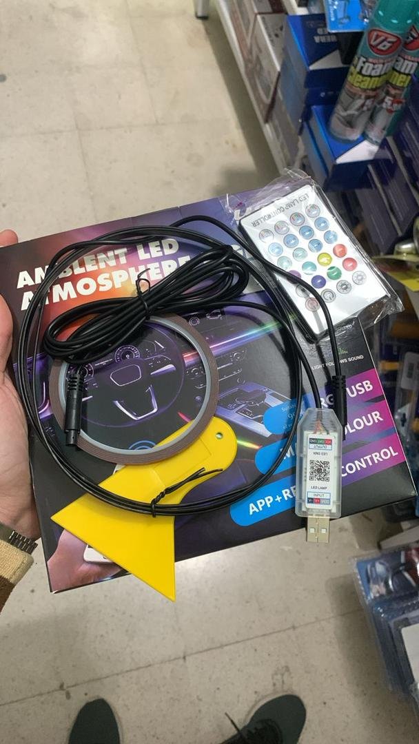 ⁦Bande lumineuse LED en néon RGB pour intérieur de voiture, éclairage suivi son d'ambiance Avec app et télécommande⁩ - الصورة ⁦2⁩