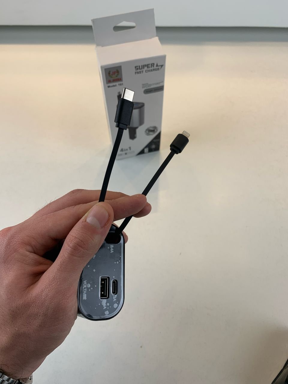 Chargeur de Voiture Rétractable 4en1 120W – شاحن سريع - الصورة 4