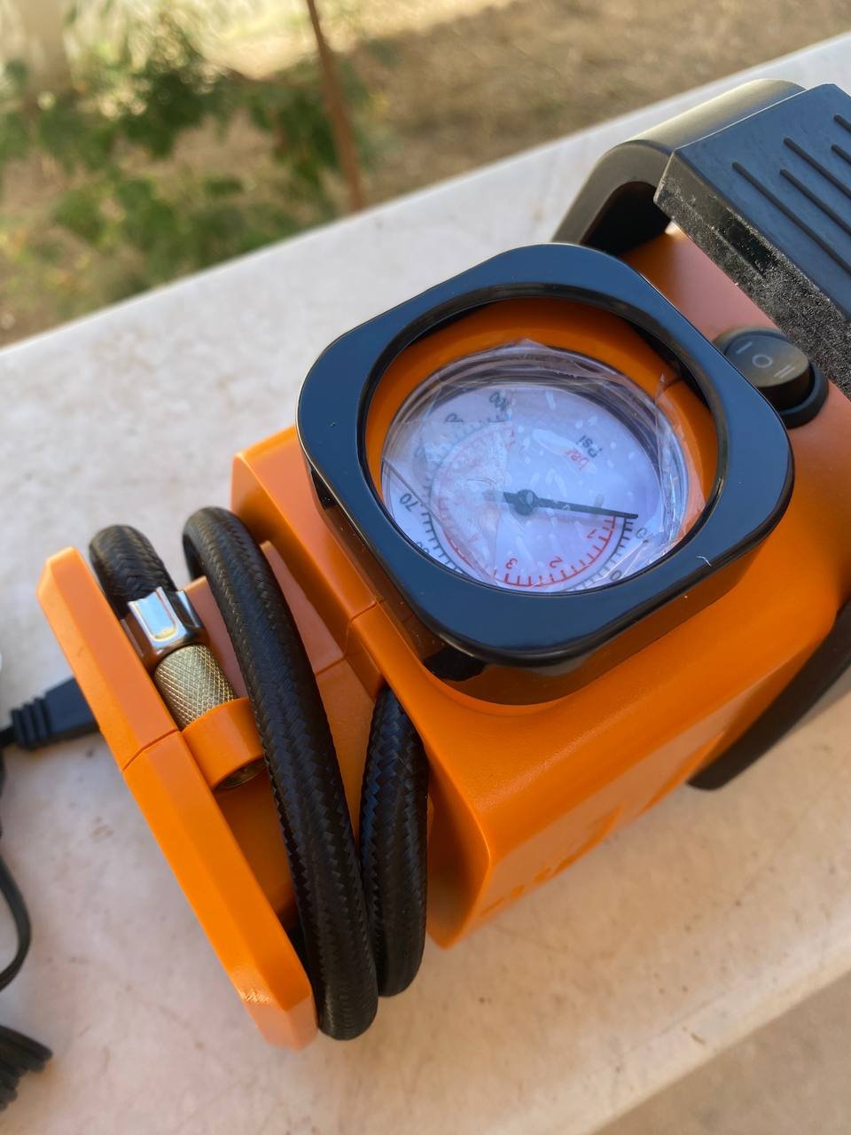 Compresseur d’aire a double adaptateur 220v/12v- 200psi - Orange - الصورة 3