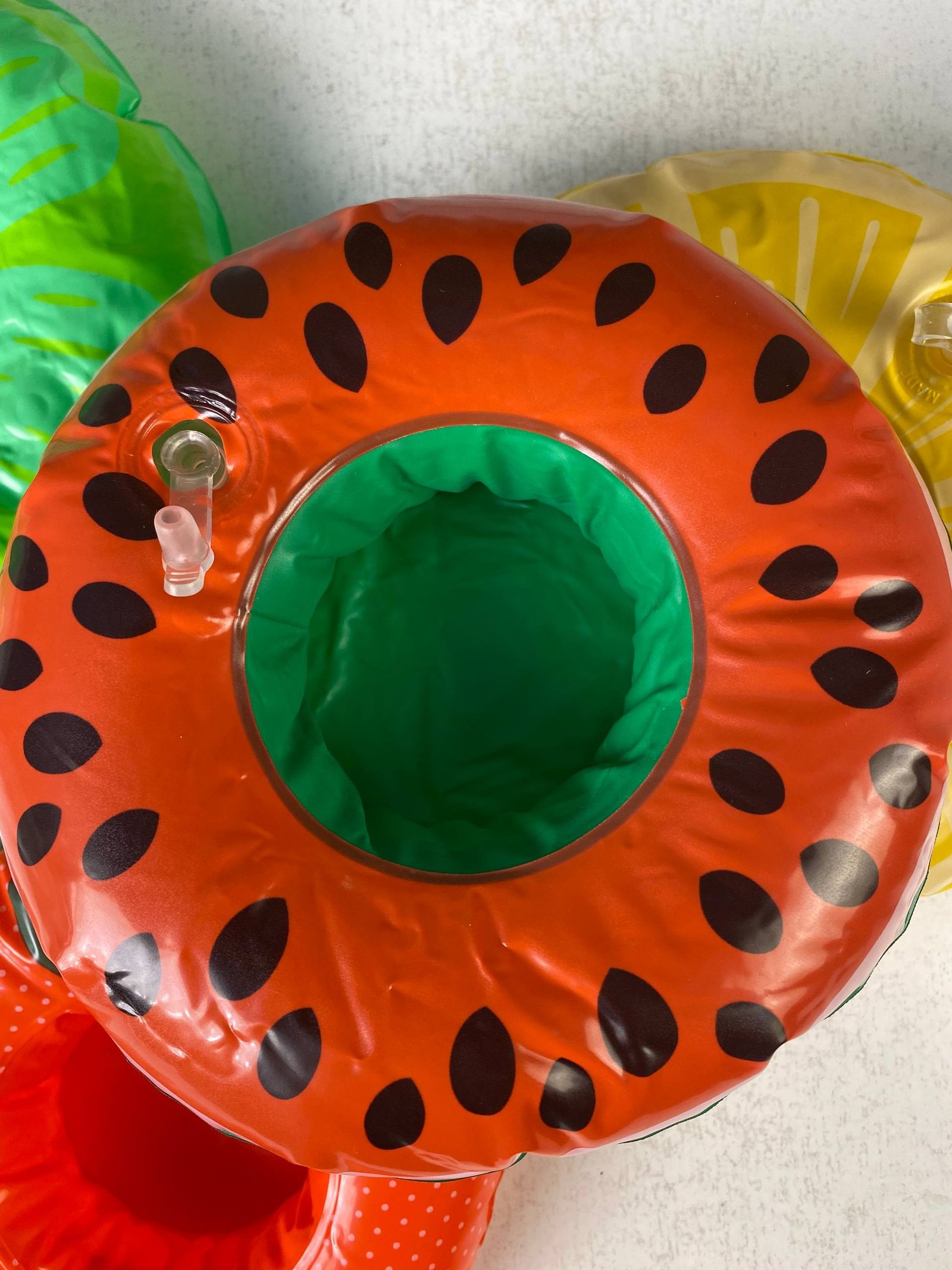 Porte-Gobelets Flottants Gonflables pour Piscine Design Amusant Matériau PVC - حامل أكواب مائي منفوخ للمسبح بتصاميم الفواكه - الصورة 2