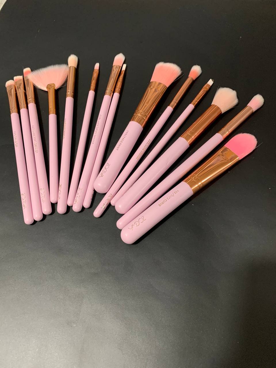 Pack Spécial Organisateur de maquillage + Trousse de 15 Pinceaux zoeva professionnels