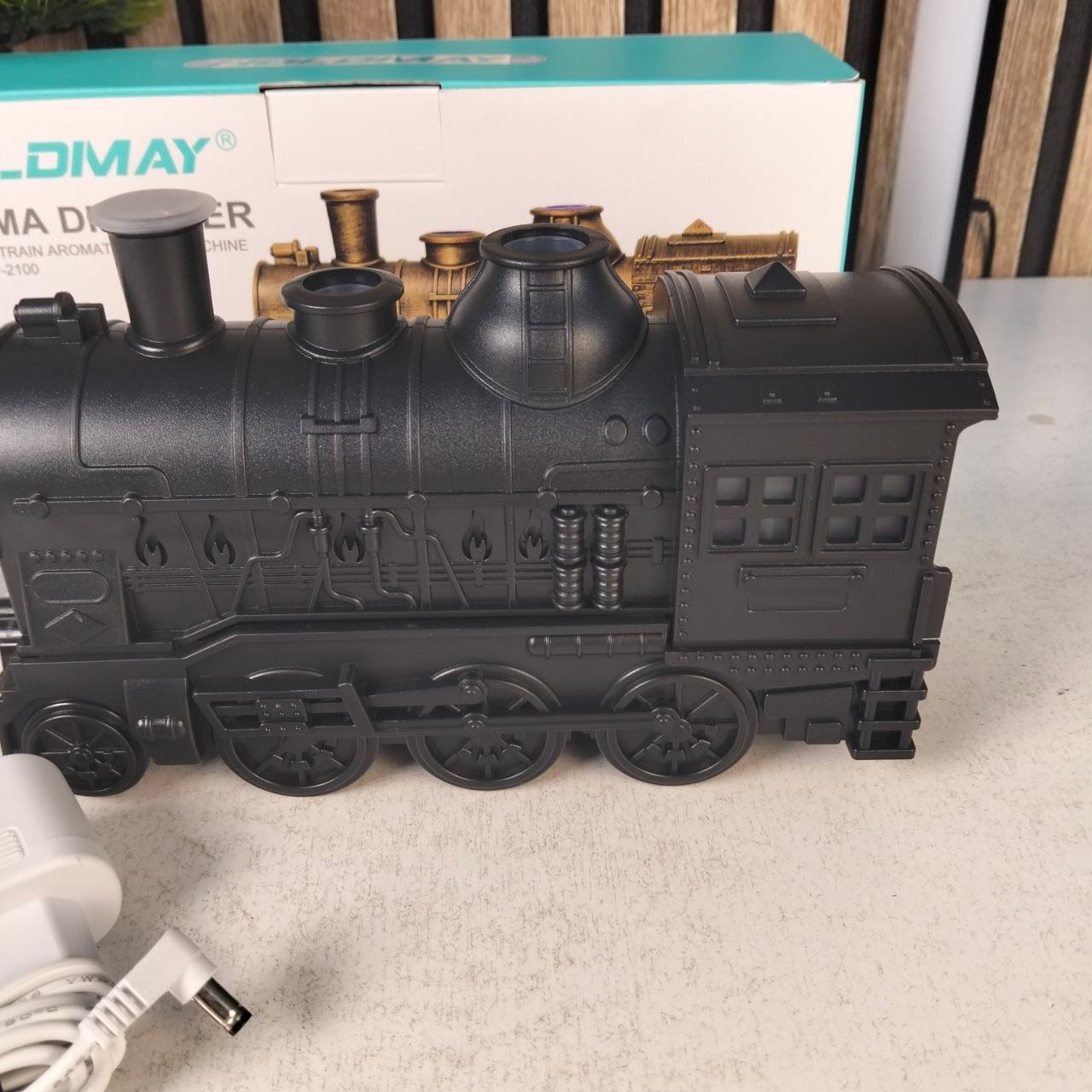 Diffuseur d'Huiles Essentielles en Forme de Train Humidificateur Ultrasonique - موزع روائح بتصميم القطار سعة 300 مل