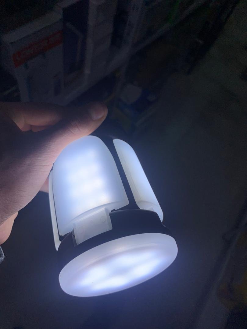 Lanterne de camping Rechargeable avec 6 modes d’éclairage, 60 LED