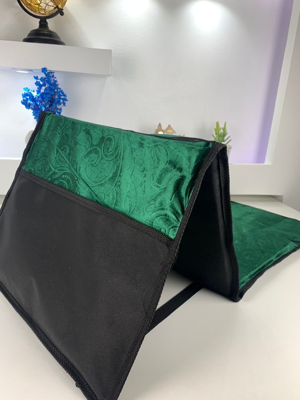 Tapis de Prière Sultan Pliable avec Dossier – سجادة صلاة سلطان قابلة للطي مع مسند ظهر