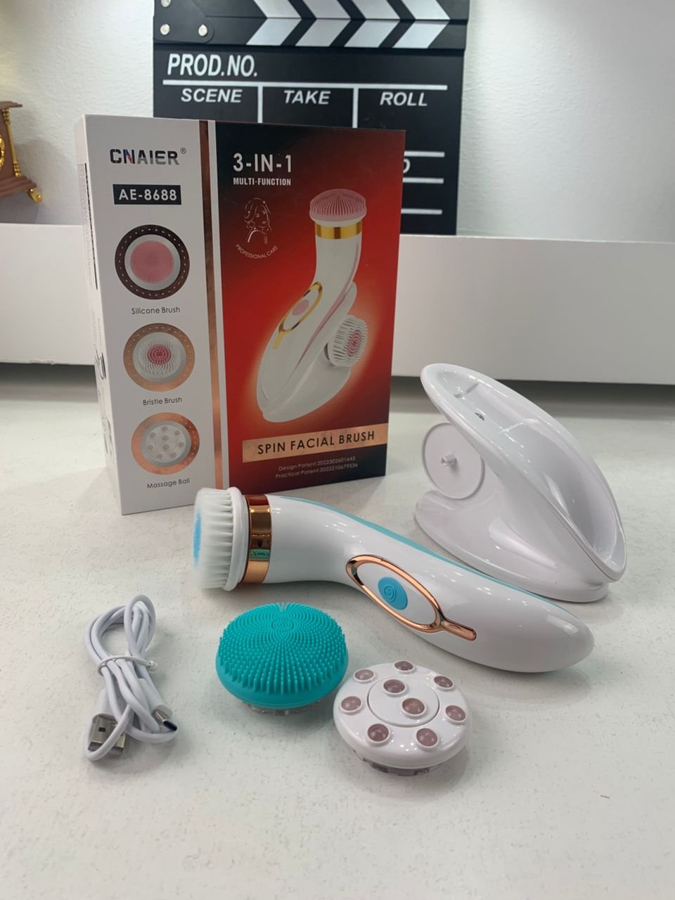 CNAIER Brosse Nettoyante Visage en Profondeur avec 3 embouts – جهاز تنظيف البشرة بعمق