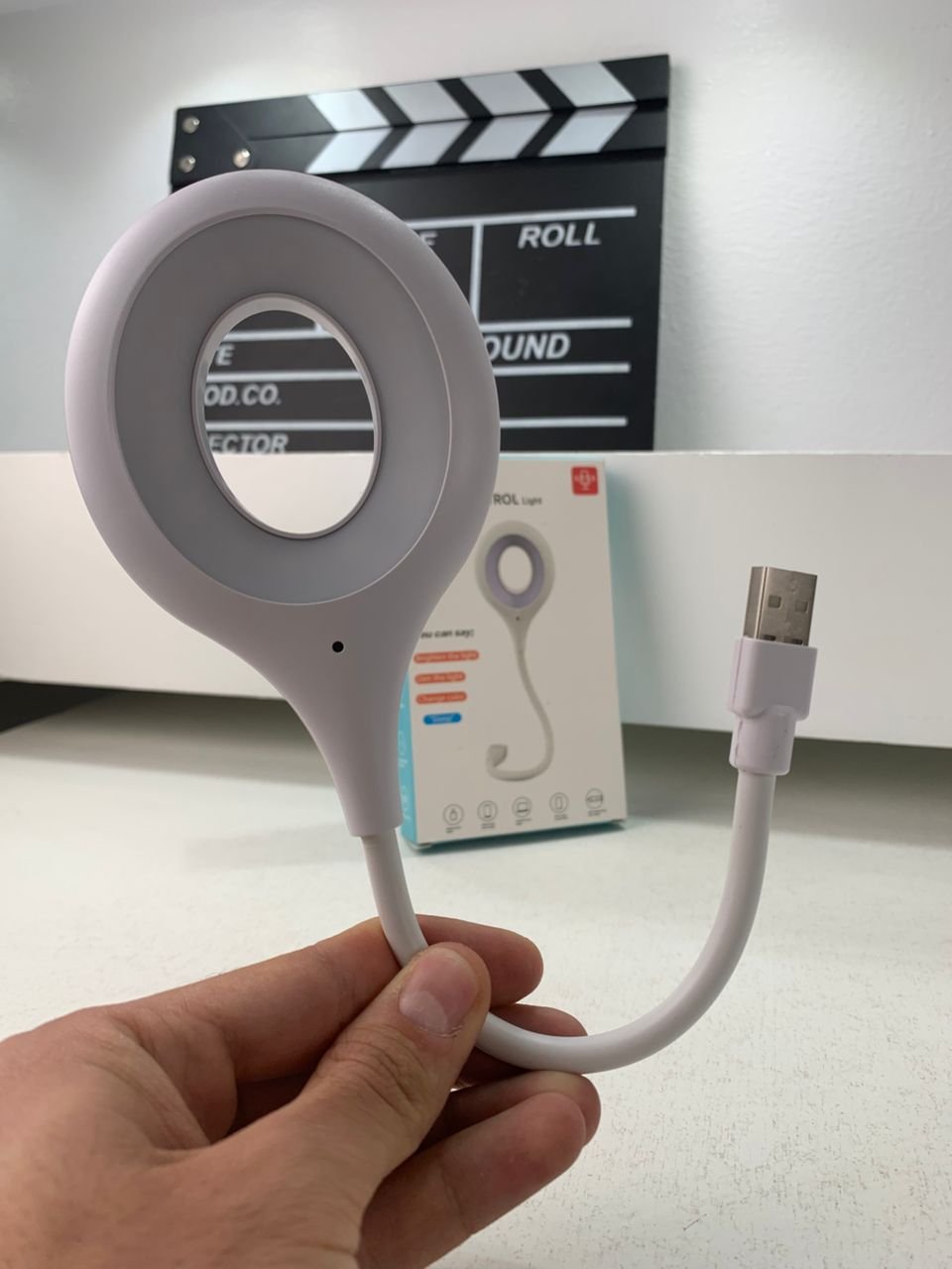 Lampe LED USB de Lecture à Commande Vocale – مصباح يعمل بالصوت