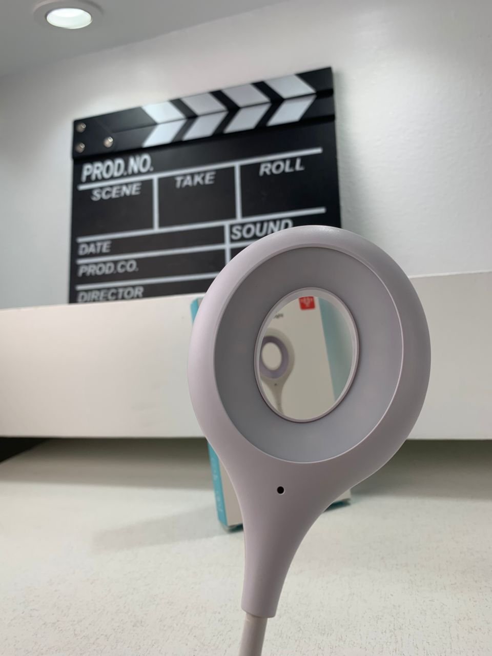 Lampe LED USB de Lecture à Commande Vocale – مصباح يعمل بالصوت