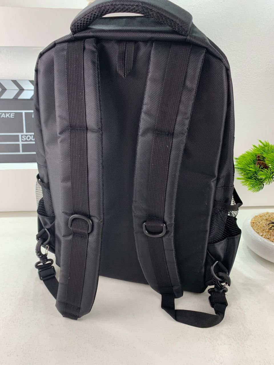 Sac à dos Coiffeur avec des Support pour Tondeuses et Outils Professionnels – حقيبة اغراض الحلاق