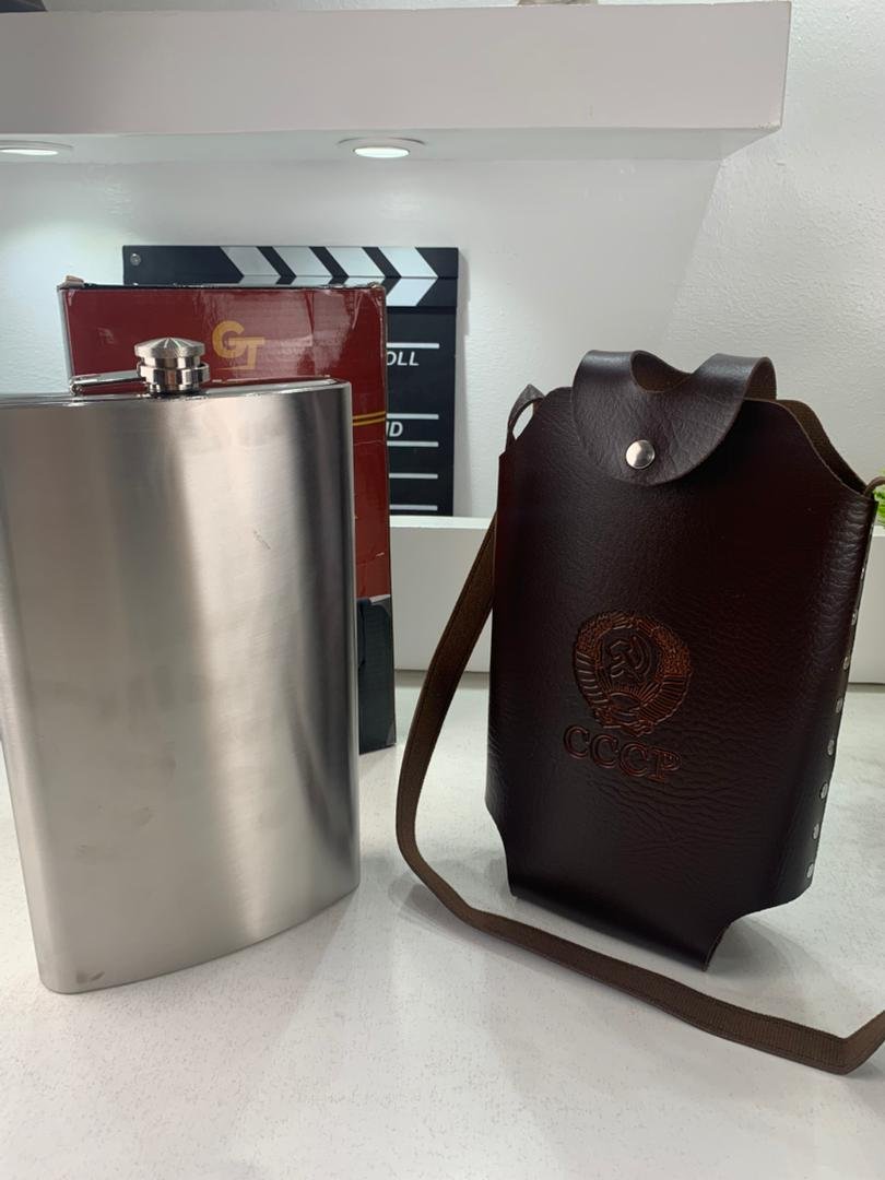 Flasque Métallique Portable 1800ml en Acier Inoxydable 18/8 avec Étui en Cuir pour Activités Extérieures