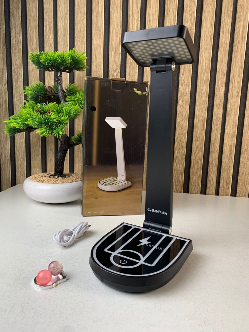 Lampe de bureau et chargeur de téléphone portable sans fil 15 W – مصباح مكتب وشاحن لاسلكي
