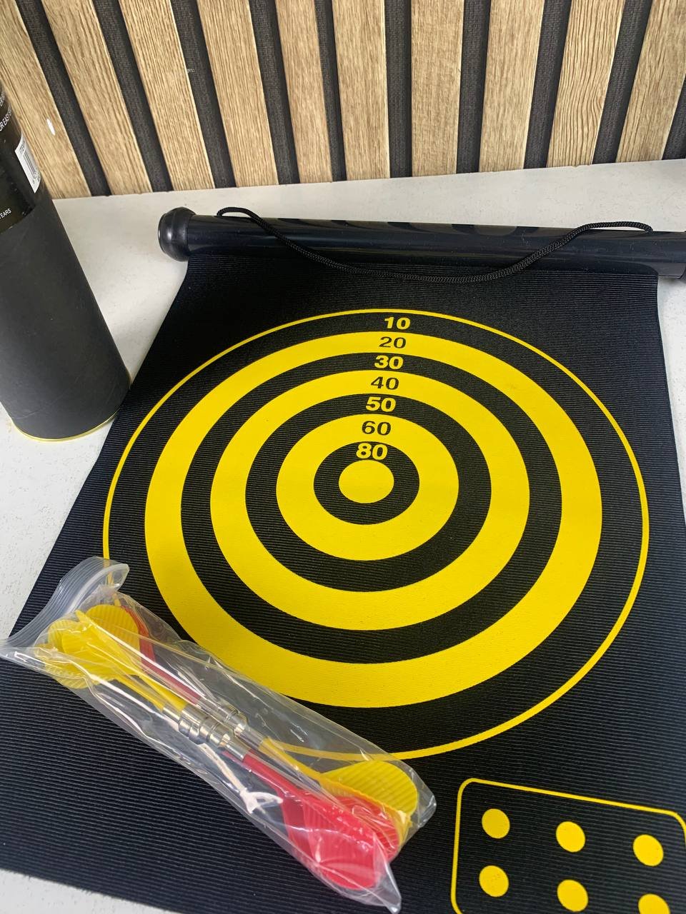 Jeu de fléchettes magnétique avec cible enroulable et suspendue avec 3 fléchettes incluses - لعبة رمي السهام